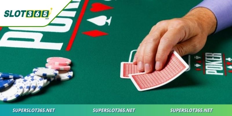 Poker online có nhiều biến thể phù hợp với sở thích khác nhau